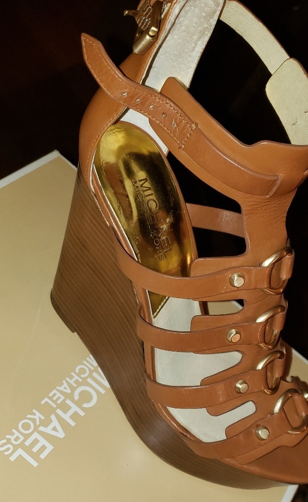 Wedge shoe